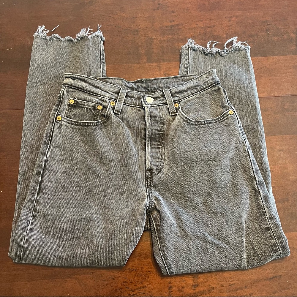Levi’s 501 Frayed Ankle Button Up Black/Gray Denim Jeans- 0/25